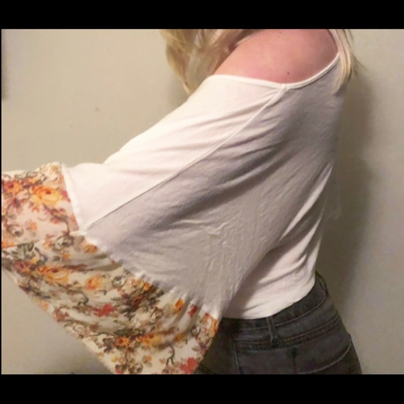 Floral Sleeve ‘L🖤VE’ Crop - Picture 3 of 8